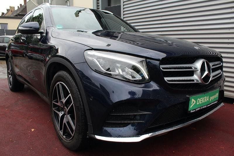 Gebraucht Mercedes GLC250 AMG line 211 PS (155 kW) 2019 Blau SUV