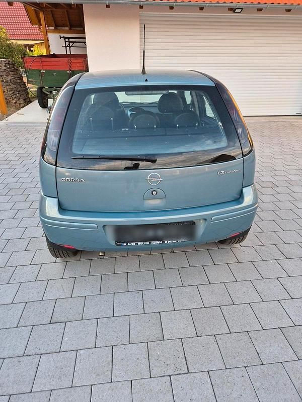 Grau Gebraucht 2006 Opel Corsa Kleinwagen | 2.550 € (Fairer Preis) - Bild 1/4