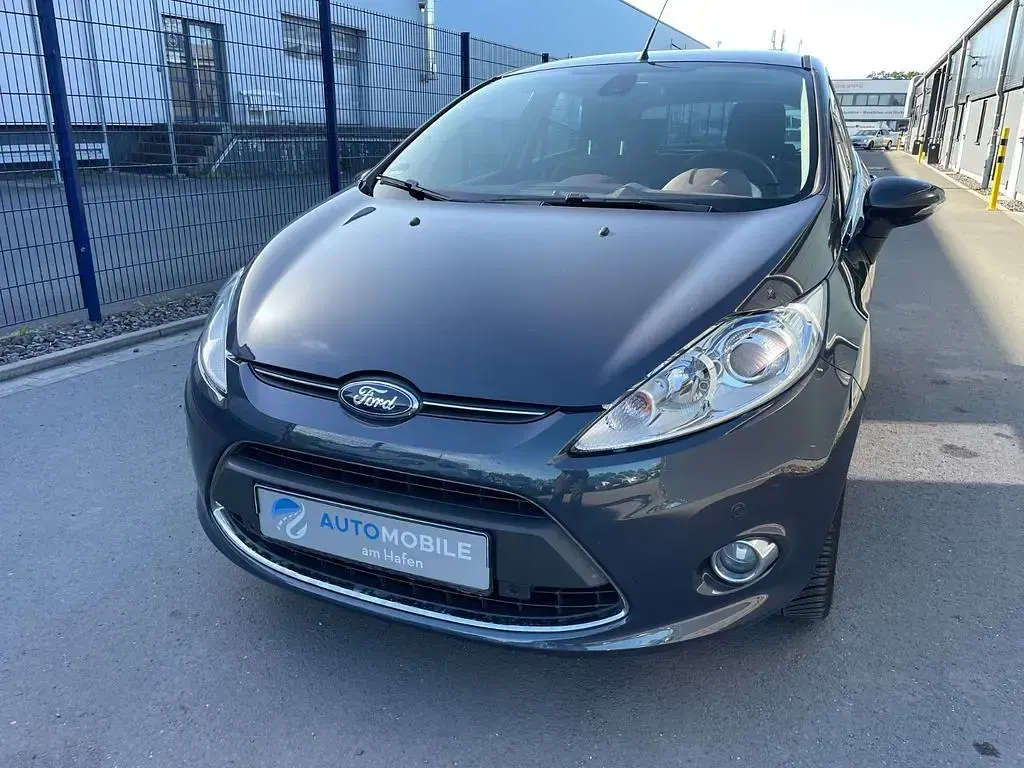 Gebraucht Ford Fiesta Titanium 120 PS (88 kW) 2011 Grau Limousine