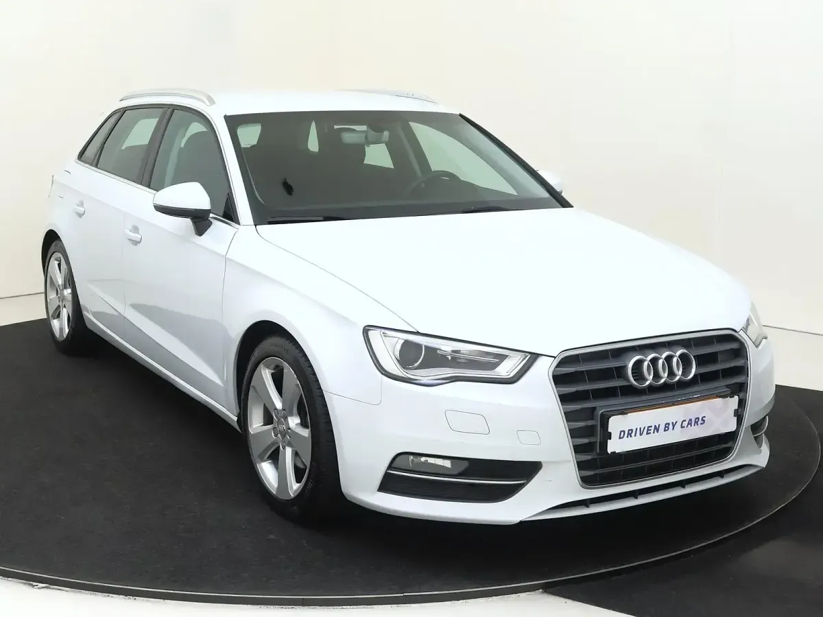 Gebraucht Audi A3 Ambition 150 PS (110 kW) 2015 Weiß Limousine