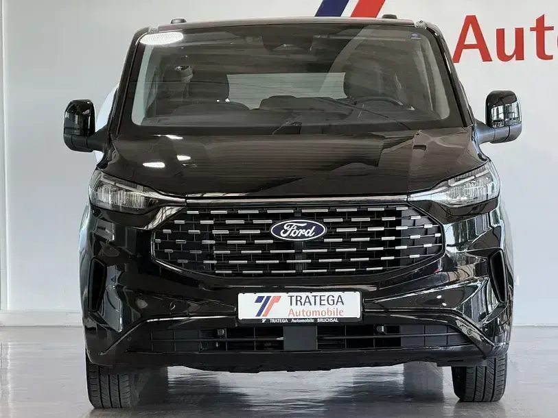 Gebraucht Ford Tourneo Titanium 136 PS (100 kW) 2025 Schwarz Van / Kleinbus