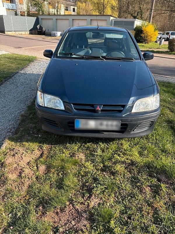 Gebraucht Mitsubishi Space Star 98 PS (72 kW) 2002 Blau Van / Kleinbus