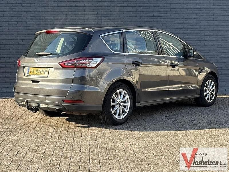 Gebraucht Ford S-MAX Titanium 160 PS (117 kW) 2017 Grau Van / Kleinbus