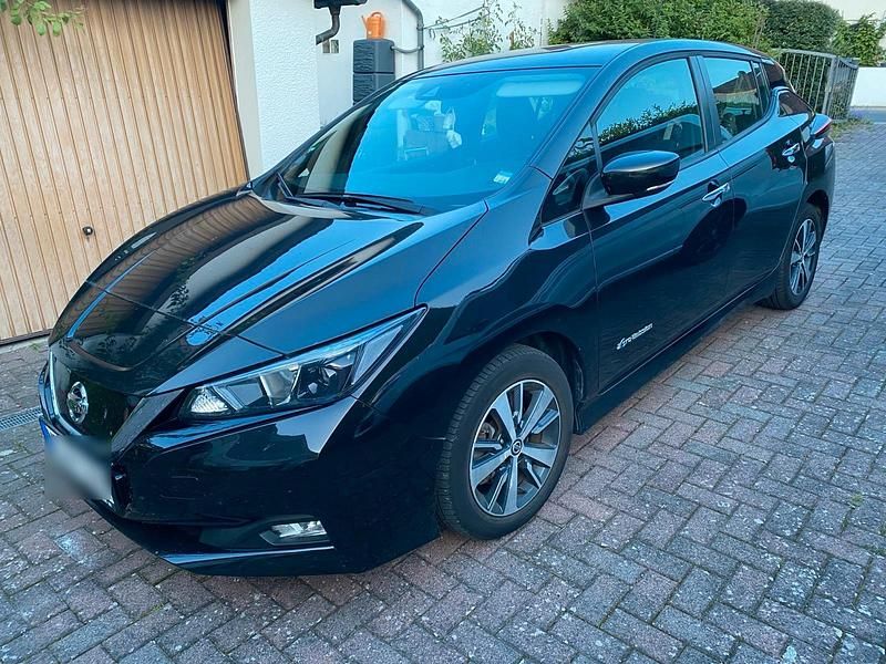 Schwarz Gebraucht 2018 Nissan Leaf Kleinwagen | 10.000 € (Superpreis) - Bild 1/4