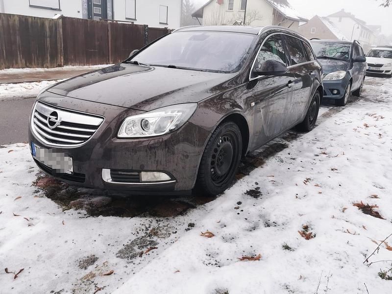 Gebraucht Opel Insignia 195 PS (143 kW) 2012 Braun Kombi