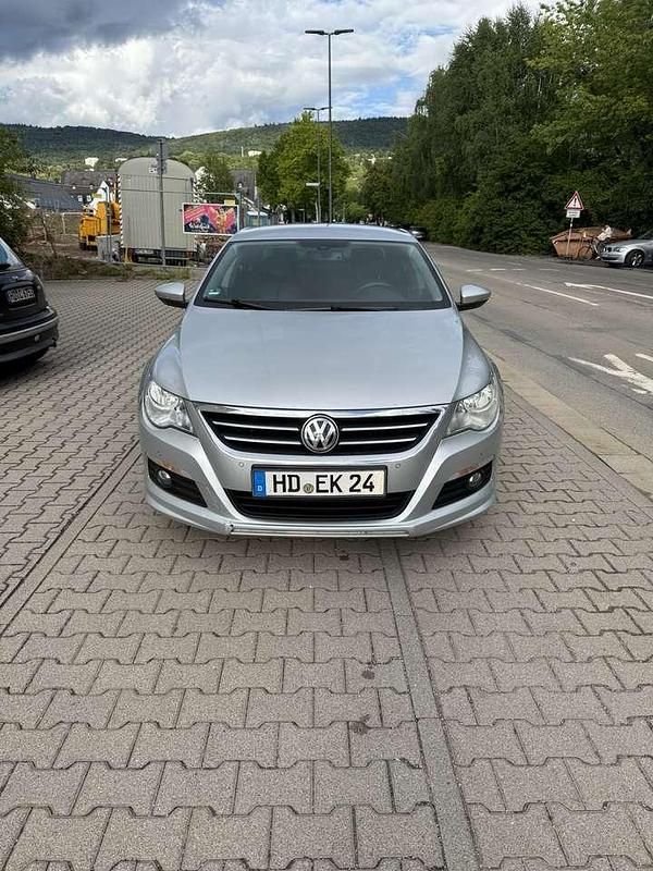 Grau Gebraucht 2010 VW CC R-line Limousine | 8.200 € (Etwas zu teuer) - Bild 1/4