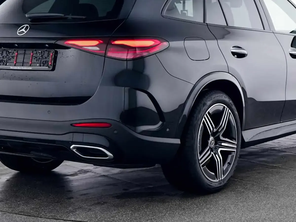 Gebraucht Mercedes GLC450 AMG 367 PS (269 kW) 2024 Schwarz SUV