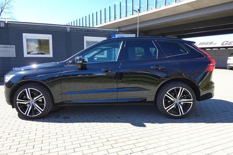 Gebraucht Volvo XC60 R-Design 190 PS (139 kW) 2020 Onyx black / metallic SUV