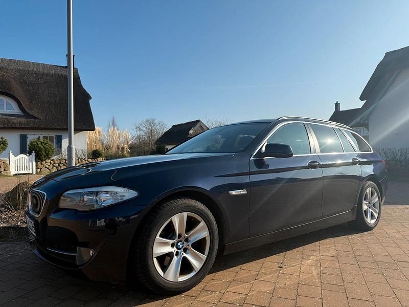Gebraucht BMW 520 184 PS (135 kW) 2011 Blau Kombi