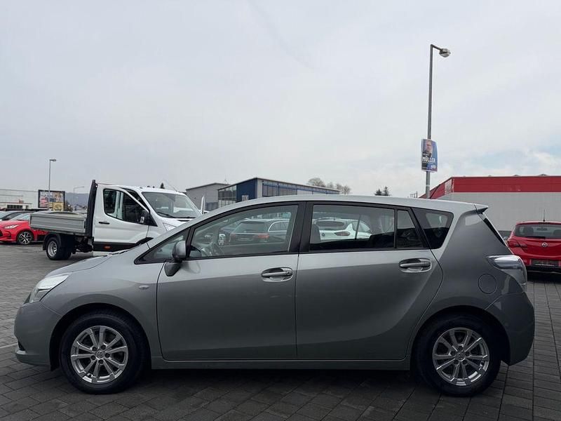 Gebraucht Toyota Verso Edition 147 PS (108 kW) 2011 Grau Van / Kleinbus