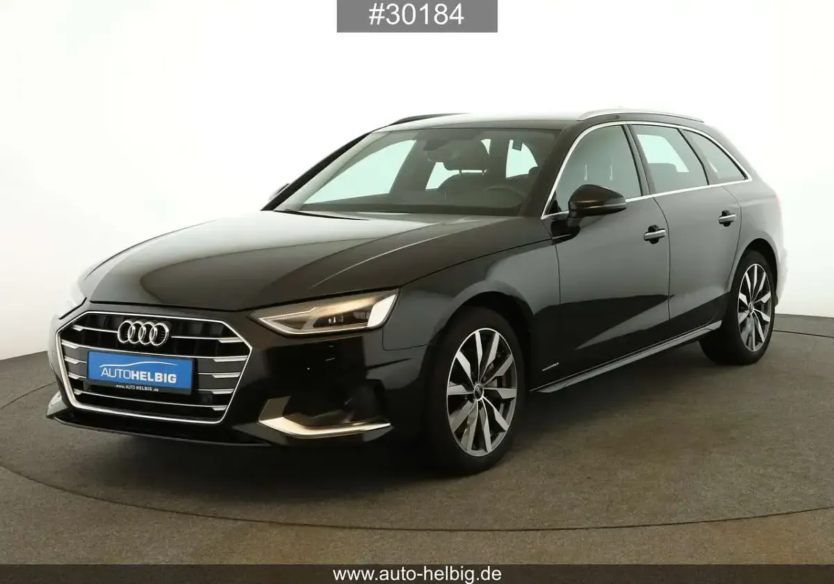 Second-hand Audi A4 Advanced 204 CP (150 kW) 2022 Negru Break