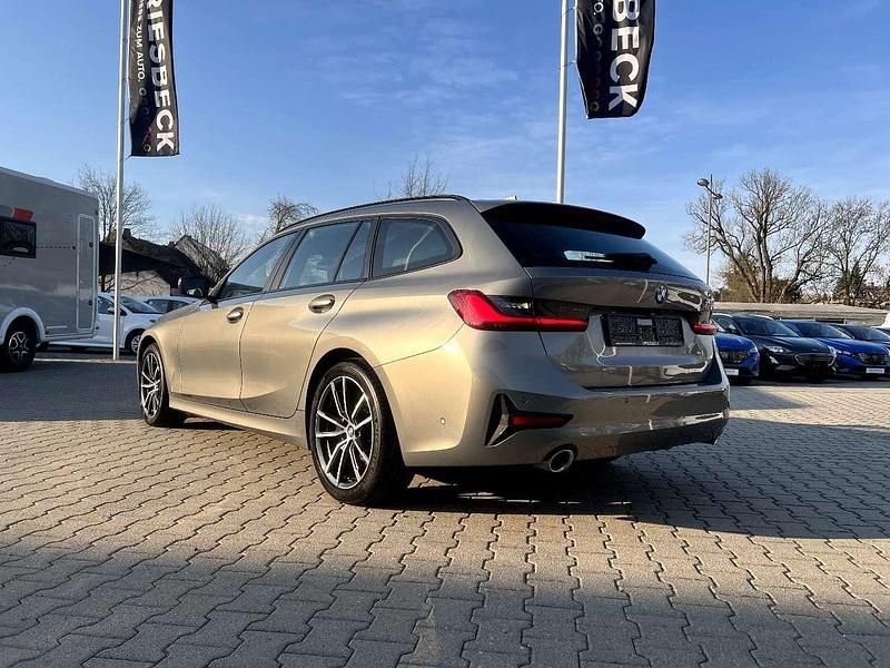 Gebraucht BMW 320 Sport Line 190 PS (139 kW) 2020 Oxidgrau ii metallic Kombi