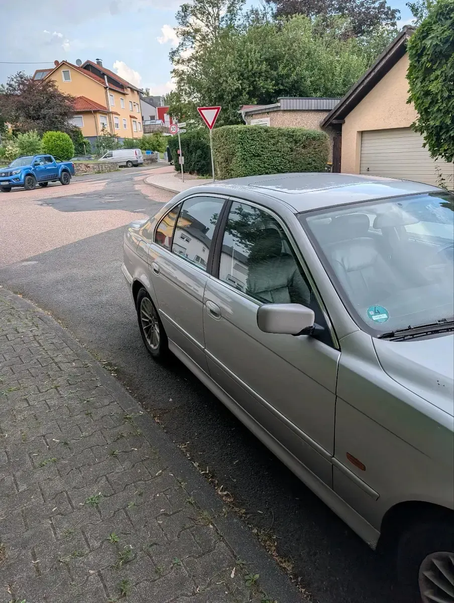 Gebraucht BMW 520 170 PS (125 kW) 2001 Grau Limousine