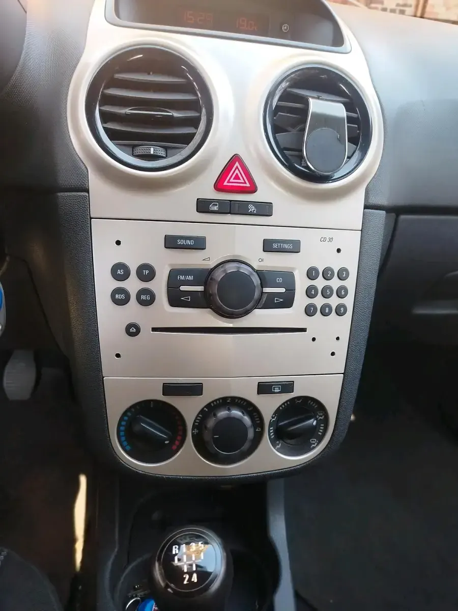 Używany Opel Corsa 66 KM (48 kW) 2009 Niebieski Hatchback