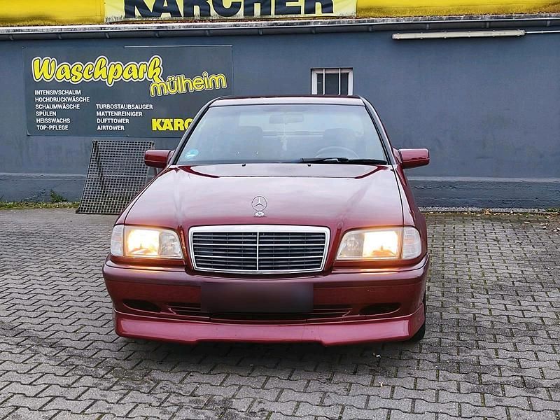 Gebraucht Mercedes C180 122 PS (89 kW) 1998 Rot Limousine