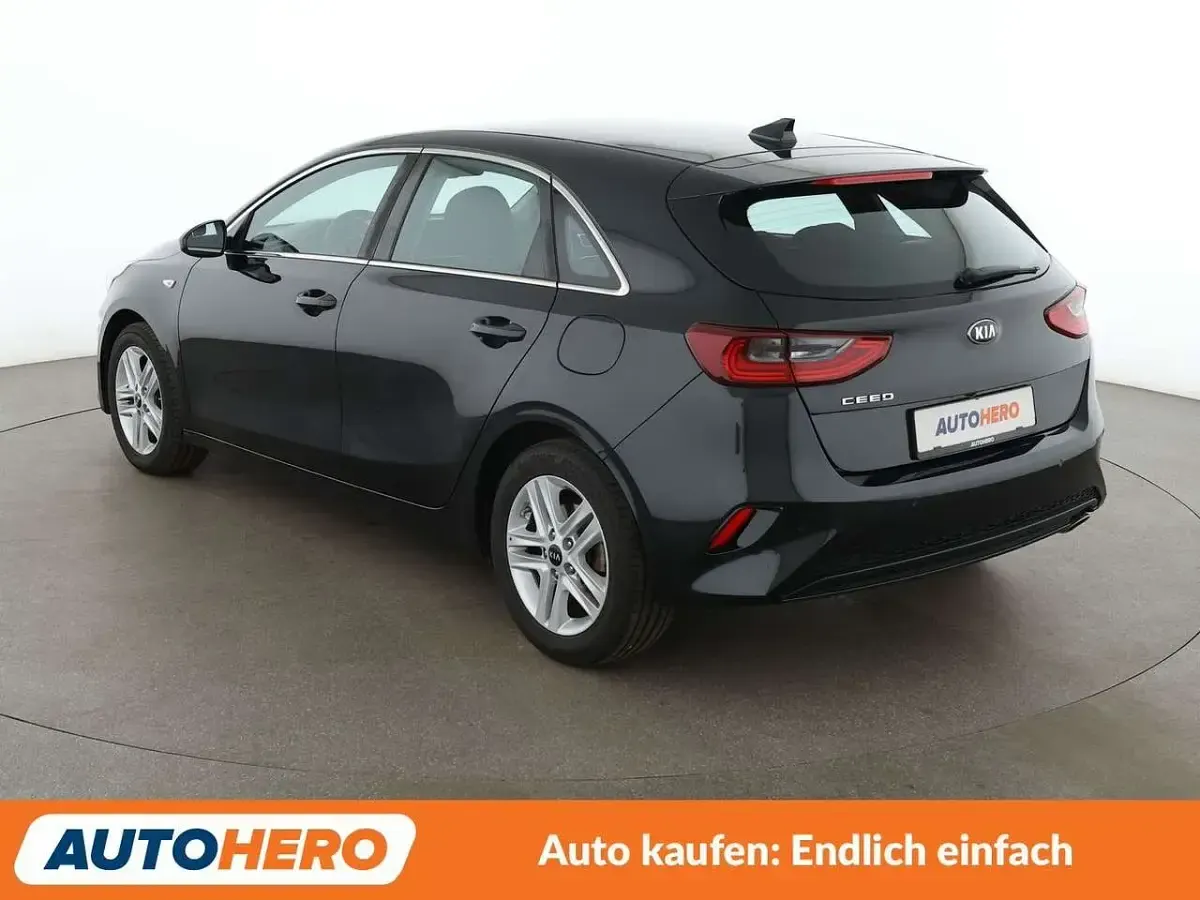 Gebraucht Kia Ceed Vision 140 PS (102 kW) 2019 Black pearl Kleinwagen