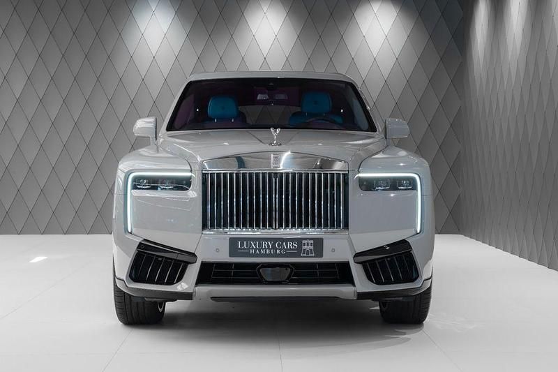 Neu Rolls Royce Cullinan 571 PS (419 kW) 2026 Grau SUV