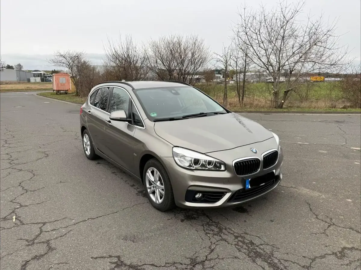 Gebraucht BMW 220 Active Tourer Performance 192 PS (141 kW) 2015 Gold Van / Kleinbus