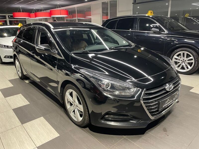 Schwarz Gebraucht 2015 Hyundai i40 Premium Kombi | 8.450 € (Fairer Preis) - Bild 1/4