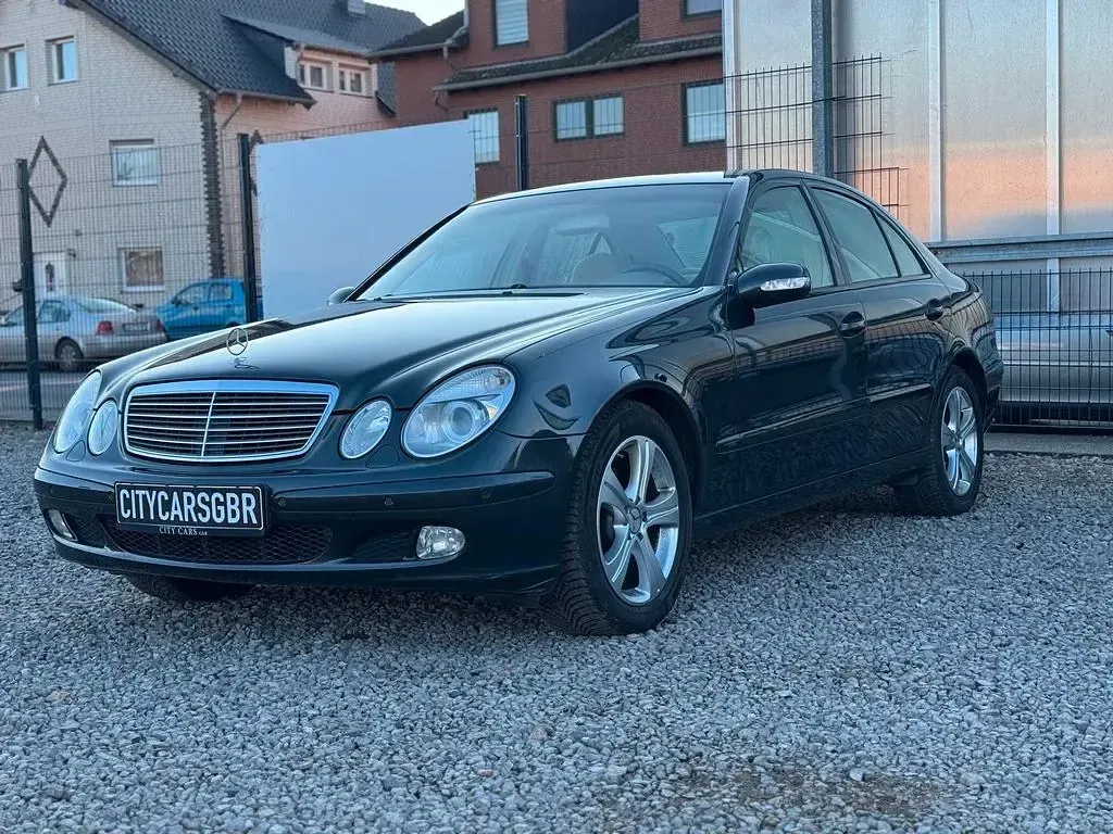 Gebraucht Mercedes E240 177 PS (130 kW) 2005 Limousine