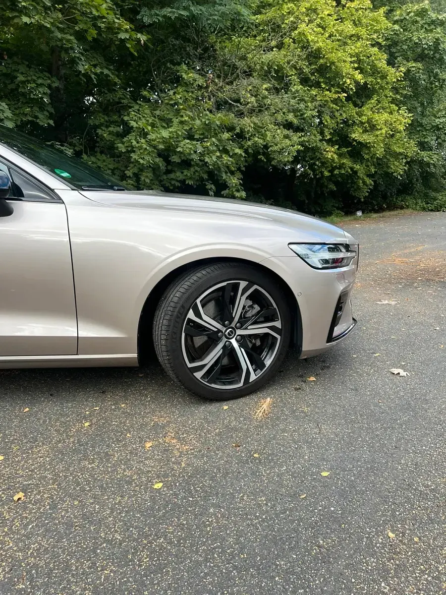 Gebraucht Volvo S60 Ultimate 250 PS (183 kW) 2024 Beige Limousine