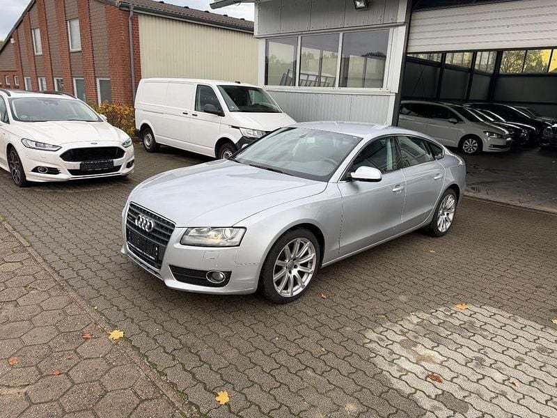 Silber Gebraucht 2011 Audi A5 Sportback Business Limousine | 7.990 € (Superpreis) - Bild 1/4