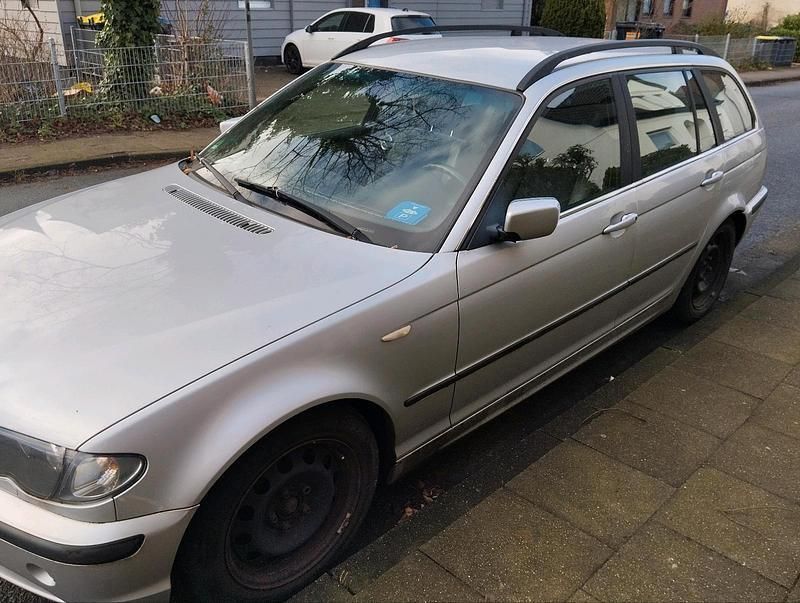 Silber Gebraucht 2004 BMW 320 Kombi | 1.000 € (Superpreis) - Bild 1/3