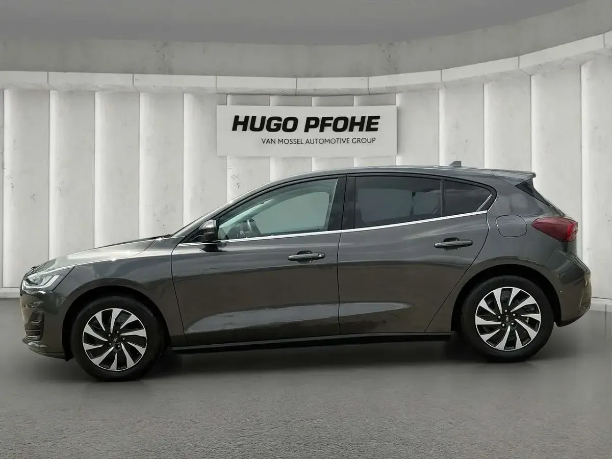Gebraucht Ford Focus Titanium 125 PS (91 kW) 2022 Grau Limousine