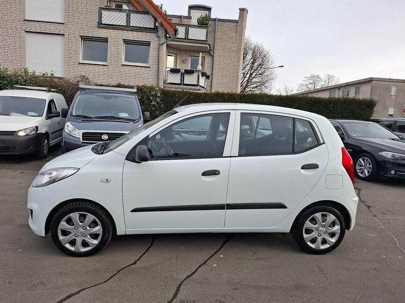 Gebraucht Hyundai i10 Edition 69 PS (50 kW) 2013 Weiß Kleinwagen