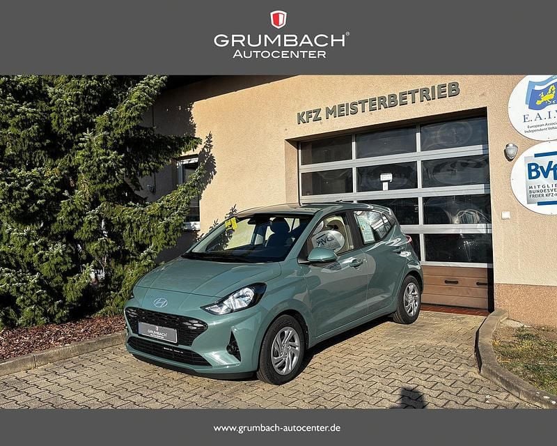 Vibrant blue meineraleffekt Neu 2025 Hyundai i10 Kleinwagen | 16.480 € (Guter Preis) - Bild 1/4