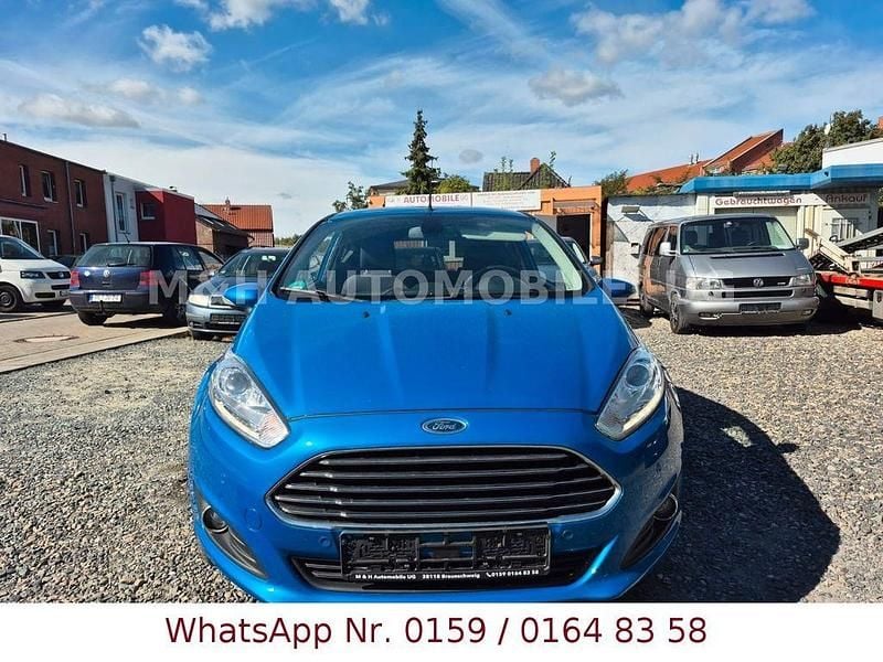 Blau Gebraucht 2014 Ford Fiesta Titanium Kleinwagen | 3.199 € (Superpreis) - Bild 1/4