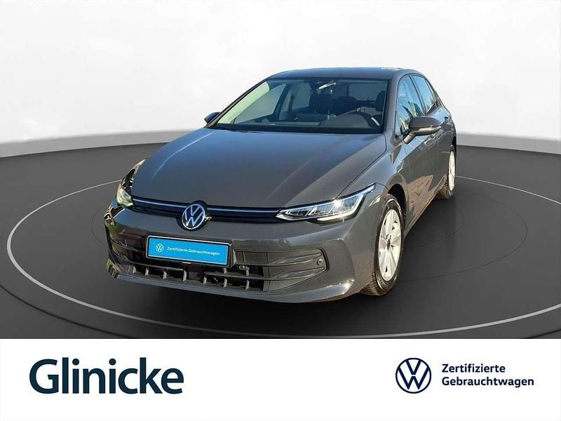 Grau Gebraucht 2024 VW Golf VIII Life Limousine | 21.970 € (Guter Preis) - Bild 1/3