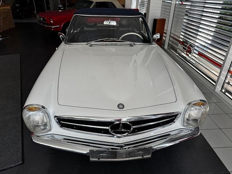 Gebraucht Mercedes 230 150 PS (110 kW) 1966 Weiß Cabrio
