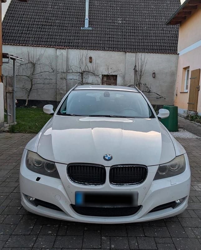 Gebraucht BMW 320 170 PS (125 kW) 2008 Weiß Kombi