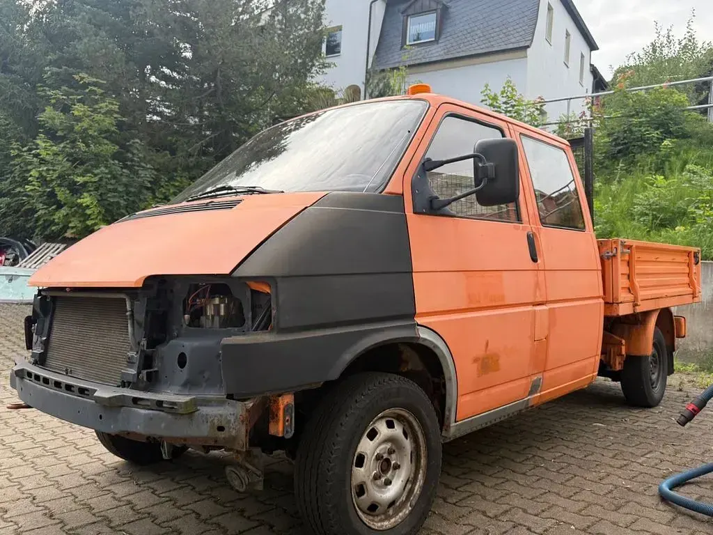 Gebraucht VW T4 77 PS (56 kW) 1994 Orange Van