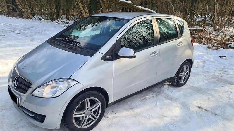 Gebraucht Mercedes A160 95 PS (69 kW) 2011 Silber Kleinwagen