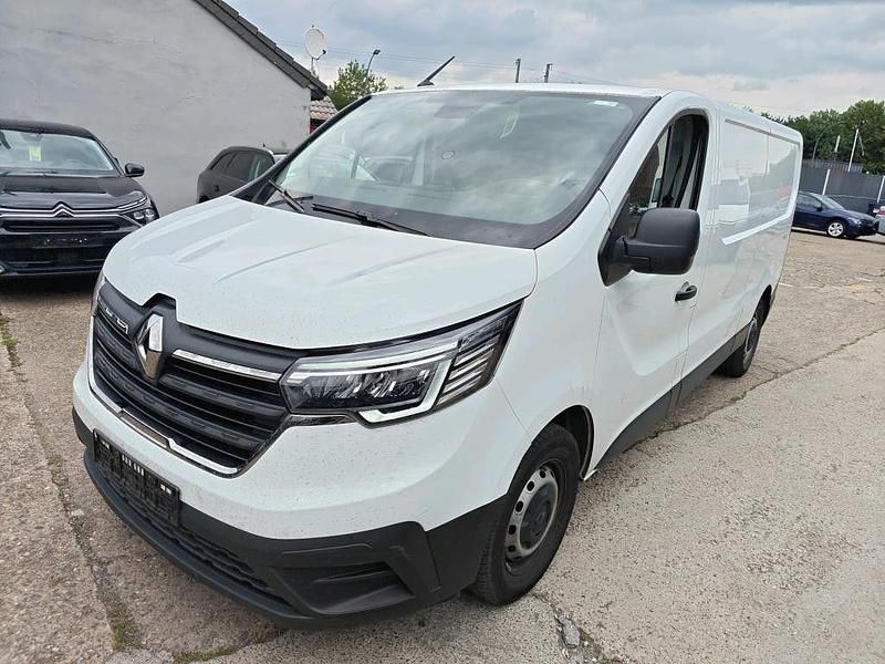Gebraucht Renault Trafic 110 PS (80 kW) 2023 Weiß Van / Kleinbus