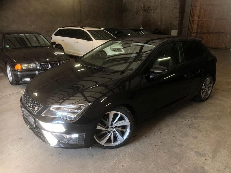 Schwarz Gebraucht 2014 Seat Leon SC FR Kleinwagen | 11.990 € (Fairer Preis) - Bild 1/4