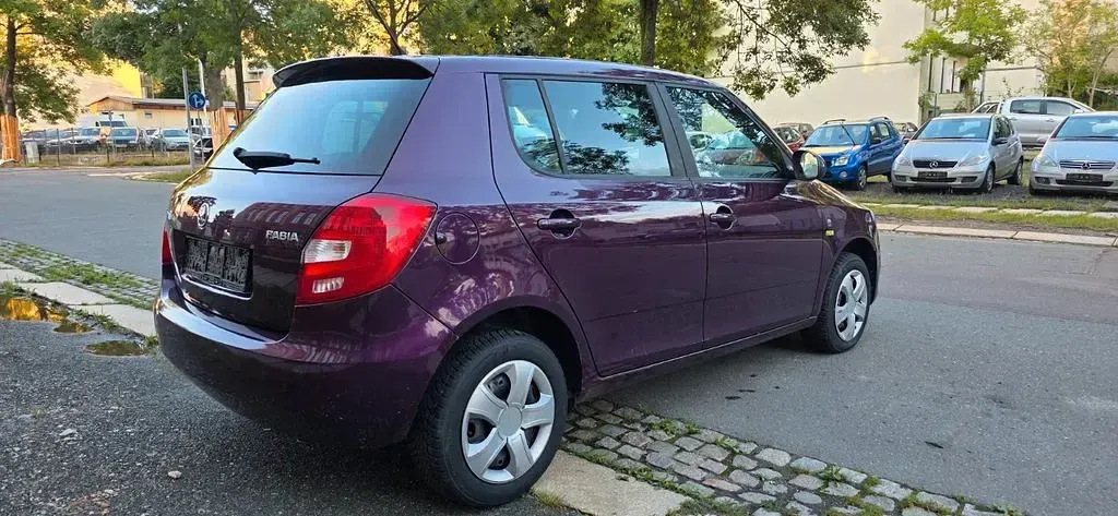 Gebraucht Skoda Fabia Fresh 69 PS (50 kW) 2014 Violett Limousine