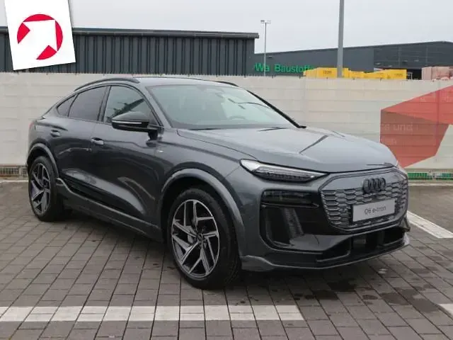 Gebraucht Audi Q6 Sportback e-tron Comfort 284 kW (387 PS) 2025 Daytonagrau perleffekt SUV