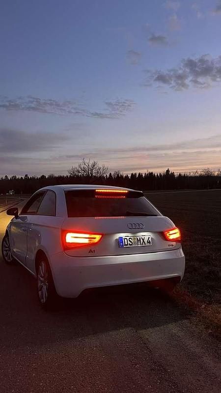 Gebraucht Audi A1 Attraction 86 PS (63 kW) 2013 Weiß Kleinwagen