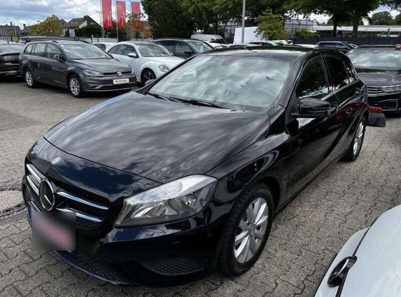 Schwarz Gebraucht 2014 Mercedes A180 Style Limousine | 13.000 € (Fairer Preis) - Bild 1/4