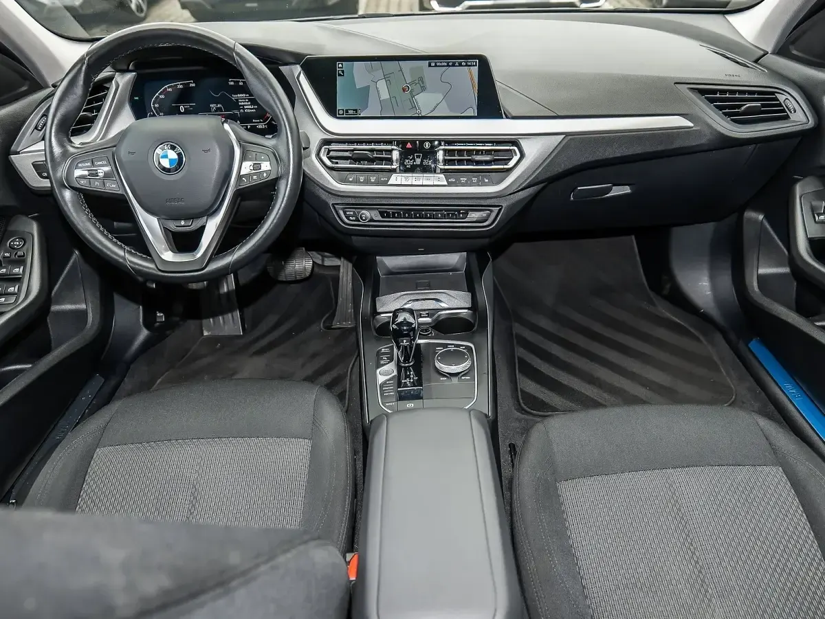 Gebraucht BMW 118 Advantage 136 PS (100 kW) 2022 Schwarz Kleinwagen
