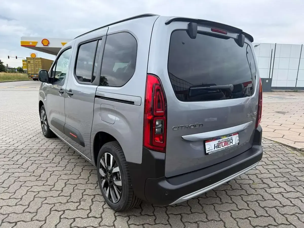 Neu Citroën Berlingo 131 PS (96 kW) 2026 Stahlgrau Van / Kleinbus
