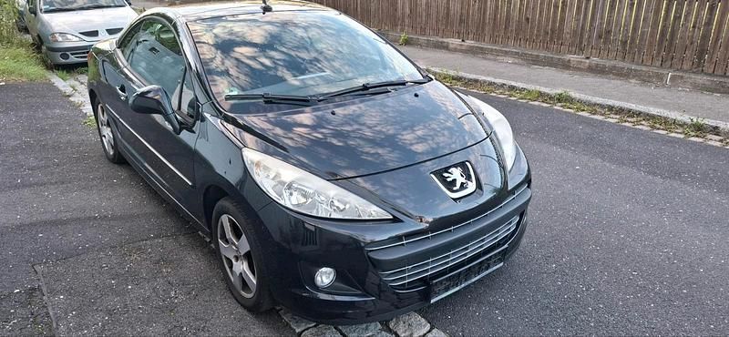 Schwarz Gebraucht 2011 Peugeot 207 CC Cabrio | 2.100 € (Guter Preis) - Bild 1/4