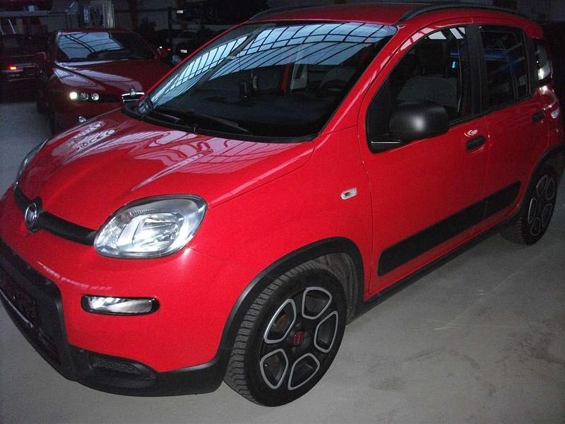Gebraucht Fiat Panda Red 69 PS (50 kW) 2021 Rot Kombi