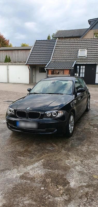 Gebraucht BMW 116 122 PS (89 kW) 2007 Schwarz Kleinwagen