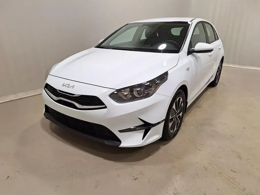 Nuevo Kia Ceed Play 101 CV (74 kW) 2025 Blanco Utilitario
