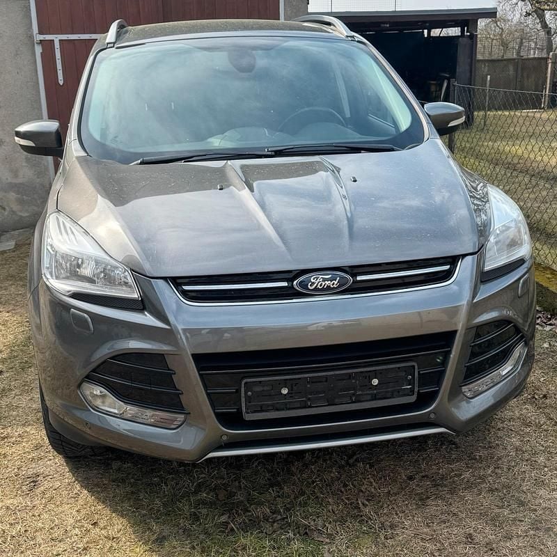 Gebraucht Ford Kuga Titanium 155 PS (114 kW) 2013 Grau SUV