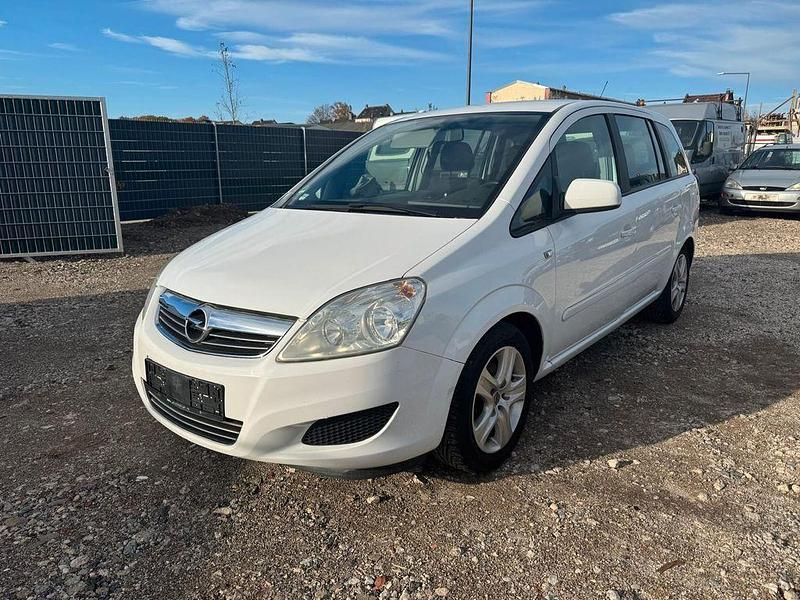 Silber Gebraucht 2009 Opel Zafira Edition Van / Kleinbus | 2.900 € (Guter Preis) - Bild 1/4